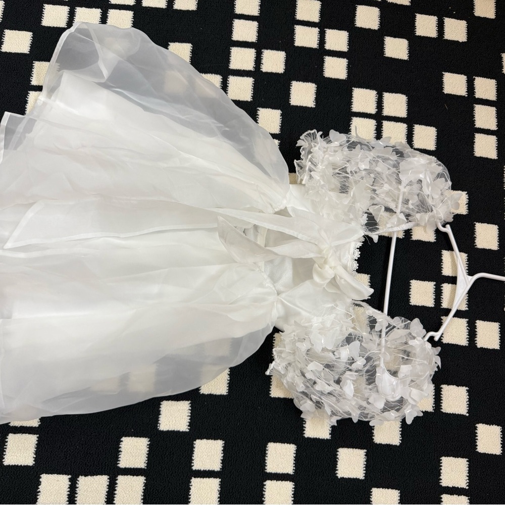 SHEIN White Floral Applique Tulle Wedding Dress